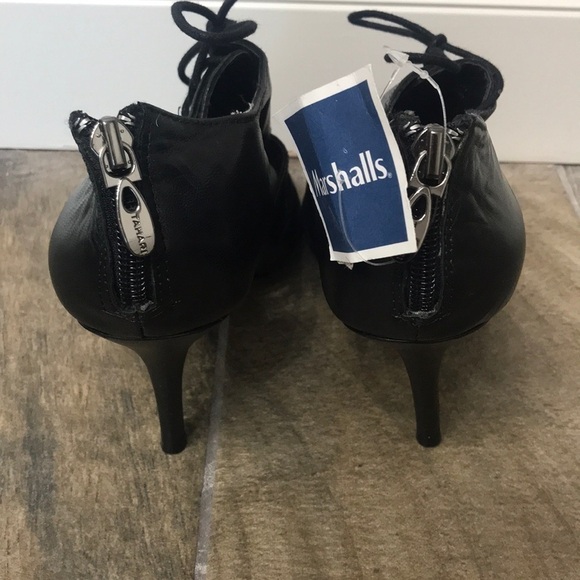 Tahari Black lidoII leather heels. NWT size 8M - Picture 3 of 8